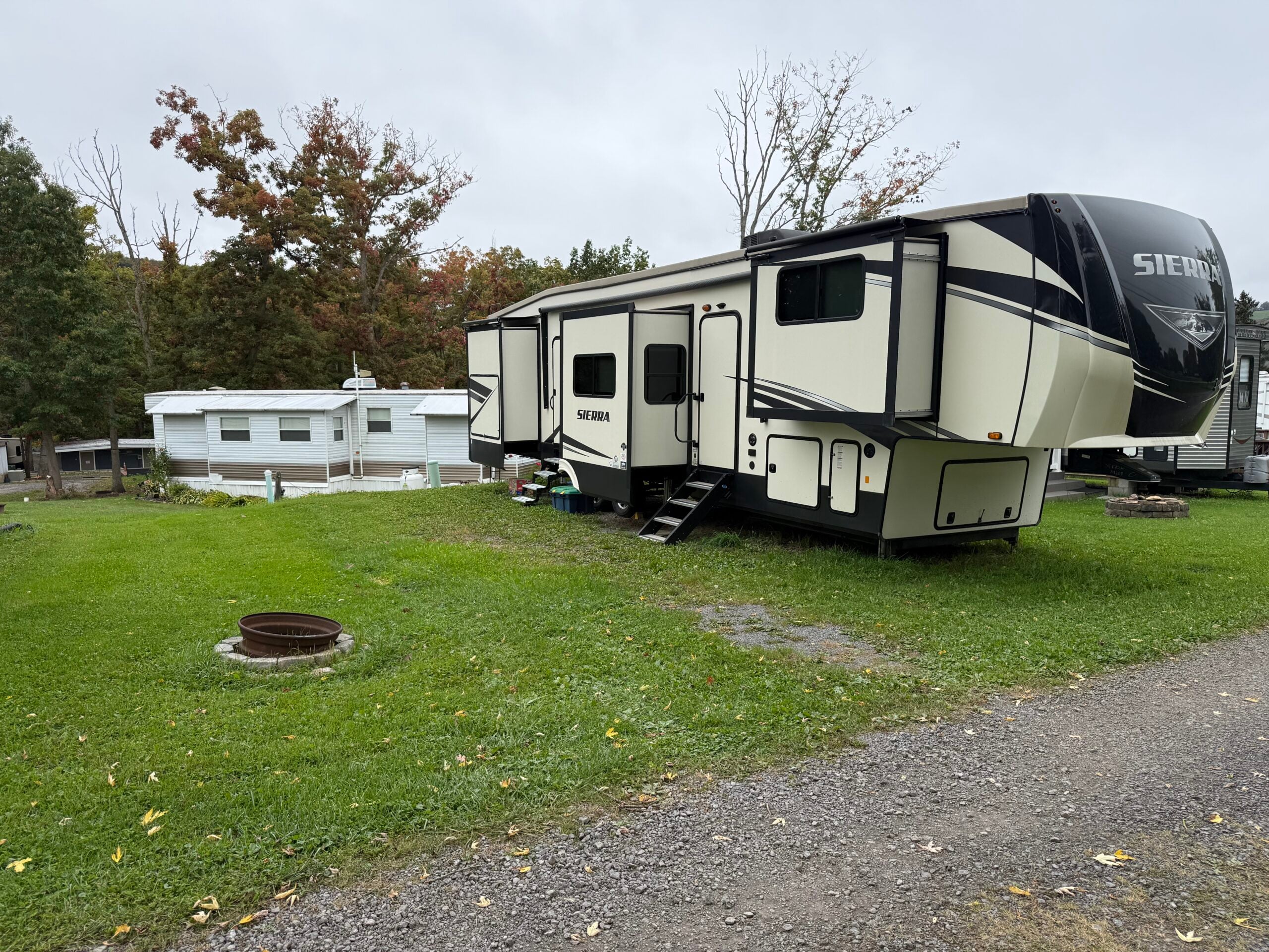 passenger side of fifth wheel 